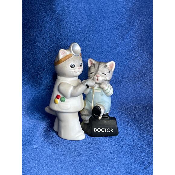 Bisque Porcelain Kitty Cucumber Doctor Albert and Kitty - Picture 5 of 6